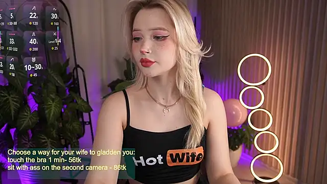 LauraWifeness online show from October 5, 5:39 am