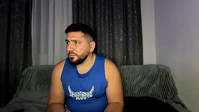 Gold Alpha Boy online show from November 5, 9:04 pm