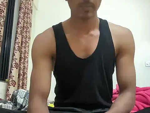 Snapshot of modelguyyy chatting on November 16, 12:33 pm modelguyyy online show from November 16, 12:33 pm