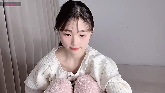 Snapshot of gougou77 chatting on December 16, 10:42 am gougou77 online show from December 16, 10:42 am