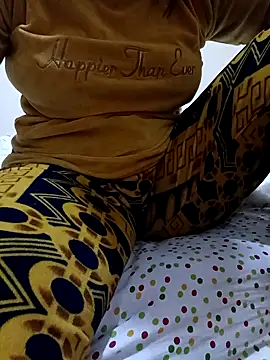 Snapshot of Noursixi89 chatting on November 19, 9:37 pm Noursixi89 online show from November 19, 9:37 pm