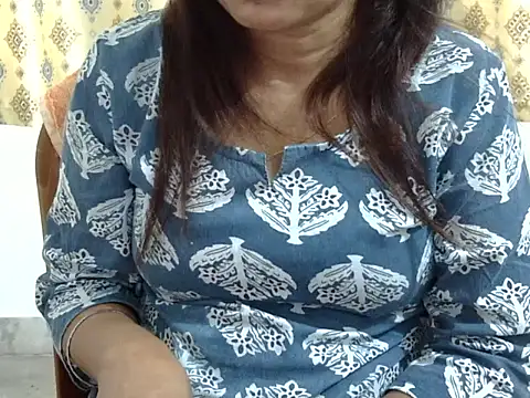 Snapshot of CHAMELI4747 chatting on June 6, 8:41 am CHAMELI4747 online show from June 6, 8:41 am