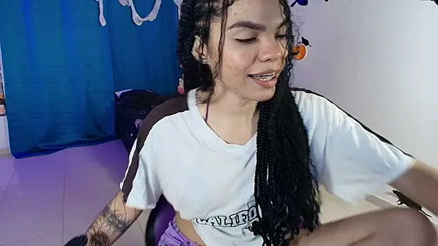 Snapshot of kitty_aikooo chatting on November 1, 6:48 am kitty aikooo online show from November 1, 6:48 am