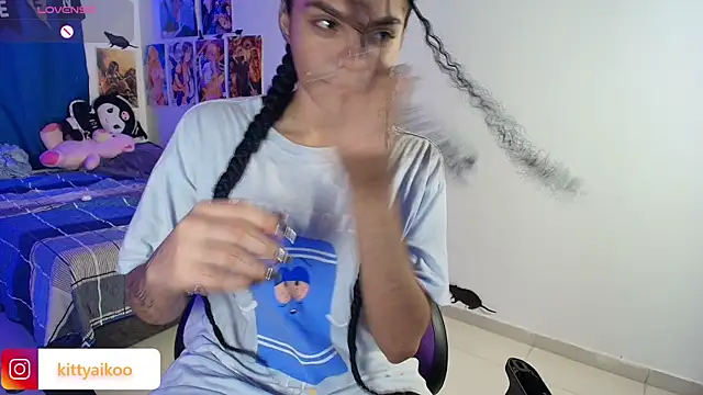 Snapshot of kitty_aikooo chatting on November 17, 6:08 am kitty aikooo online show from November 17, 6:08 am