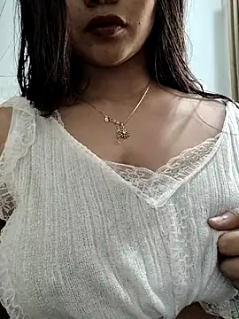 Snapshot of luv_johrrra chatting on December 15, 9:35 am luv johrrra online show from December 15, 9:35 am