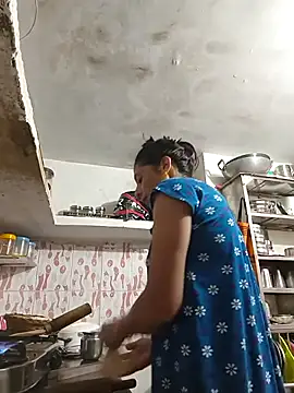 ISHANI-SINGH online show from September 29, 3:22 am