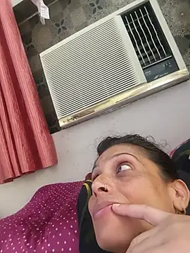 ISHANI-SINGH online show from July 9, 2:59 am
