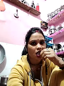 Snapshot of Cut_ragni chatting on February 23, 4:59 pm Cut ragni online show from February 23, 4:59 pm