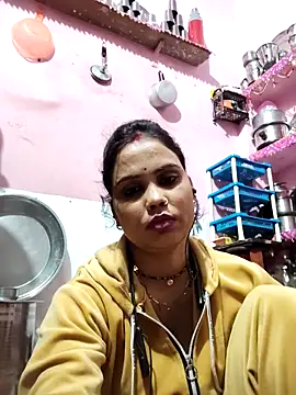 Snapshot of Cut_ragni chatting on February 24, 5:22 pm Cut ragni online show from February 24, 5:22 pm