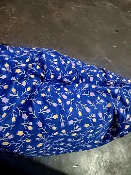 Snapshot of Cut_ragni chatting on April 12, 8:36 pm Cut ragni online show from April 12, 8:36 pm