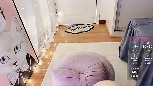 Snapshot of charlotte520 chatting on October 28, 12:36 am charlotte520 online show from October 28, 12:36 am