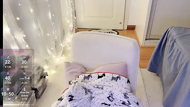 Snapshot of charlotte520 chatting on December 15, 5:12 am charlotte520 online show from December 15, 5:12 am