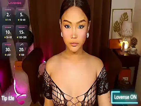 Snapshot of _MaxcineMalkova_ chatting on November 23, 12:49 pm MaxcineMalkova online show from November 23, 12:49 pm