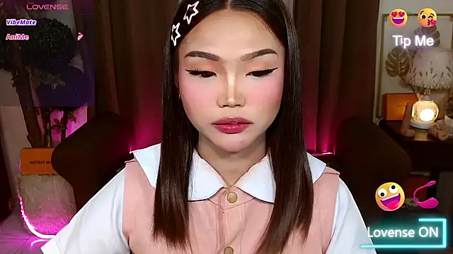 Snapshot of _MaxcineMalkova_ chatting on December 2, 12:54 pm MaxcineMalkova online show from December 2, 12:54 pm