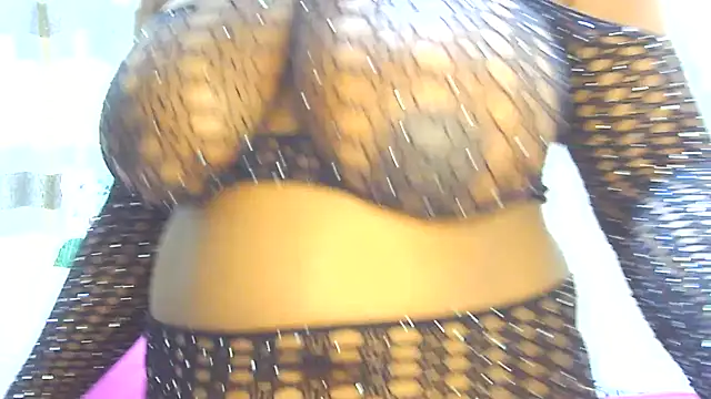 Snapshot of Black-Barbiexxc chatting on October 21, 10:27 am Black-Barbiexxc online show from October 21, 10:27 am