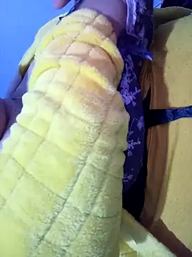 Snapshot of Hnonasix89 chatting on November 25, 11:43 am Hnonasix89 online show from November 25, 11:43 am