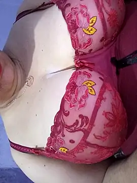 Snapshot of Hnonasix89 chatting on December 14, 9:08 pm Hnonasix89 online show from December 14, 9:08 pm