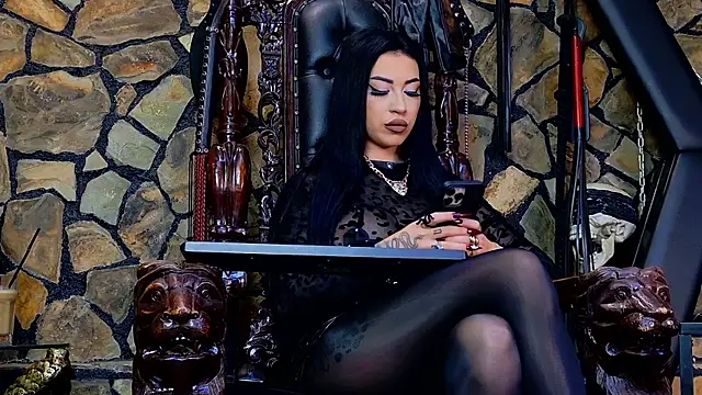 Snapshot of VanessaColby chatting on October 18, 12:06 pm VanessaColby online show from October 18, 12:06 pm