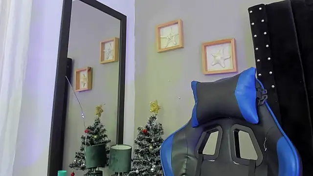 Snapshot of Mathewboy1 chatting on December 13, 7:53 pm Mathewboy1 online show from December 13, 7:53 pm