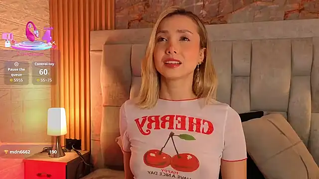 Snapshot of miaroldan chatting on October 11, 12:04 pm miaroldan online show from October 11, 12:04 pm