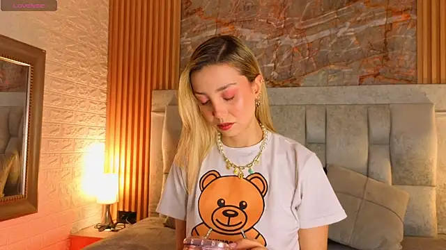 Snapshot of miaroldan chatting on November 14, 5:44 pm miaroldan online show from November 14, 5:44 pm