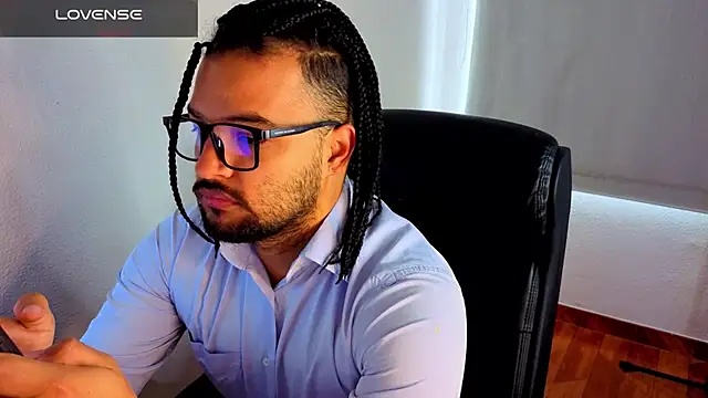Snapshot of Ernesto-Rodriguez82 chatting on April 7, 11:54 am Ernesto-Rodriguez82 online show from April 7, 11:54 am