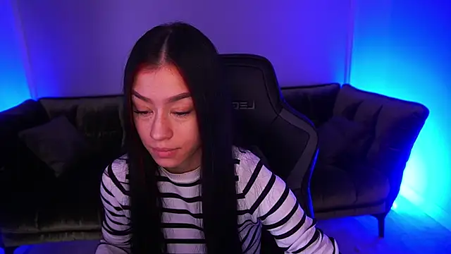 Snapshot of FataleNellie chatting on November 11, 10:32 pm FataleNellie online show from November 11, 10:32 pm