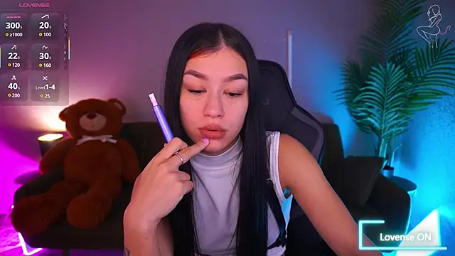 Snapshot of FataleNellie chatting on December 15, 8:57 pm FataleNellie online show from December 15, 8:57 pm