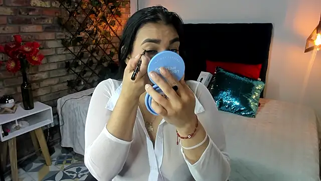 Snapshot of Lia_Blake_ chatting on February 13, 12:12 pm Lia Blake online show from February 13, 12:12 pm