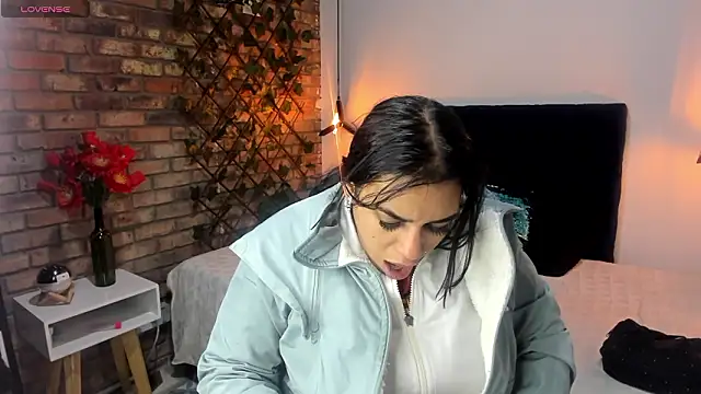 Snapshot of Lia_Blake_ chatting on February 24, 12:36 pm Lia Blake online show from February 24, 12:36 pm