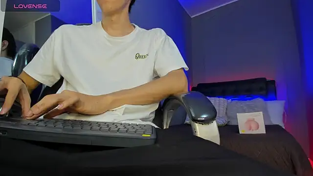 Snapshot of Jhon_snow22 chatting on September 10, 2:28 pm Jhon snow22 online show from September 10, 2:28 pm