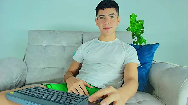 CamiiGuzmanX online show from October 12, 11:26 pm