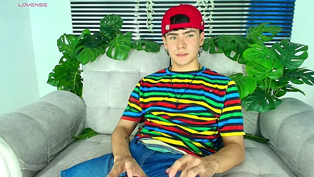 Snapshot of CamiiGuzmanX chatting on March 2, 9:54 pm CamiiGuzmanX online show from March 2, 9:54 pm