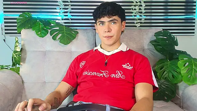 Snapshot of CamiiGuzmanX chatting on May 20, 9:21 pm CamiiGuzmanX online show from May 20, 9:21 pm