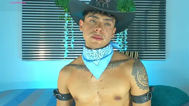 Snapshot of CamiiGuzmanX chatting on July 11, 10:22 pm CamiiGuzmanX online show from July 11, 10:22 pm