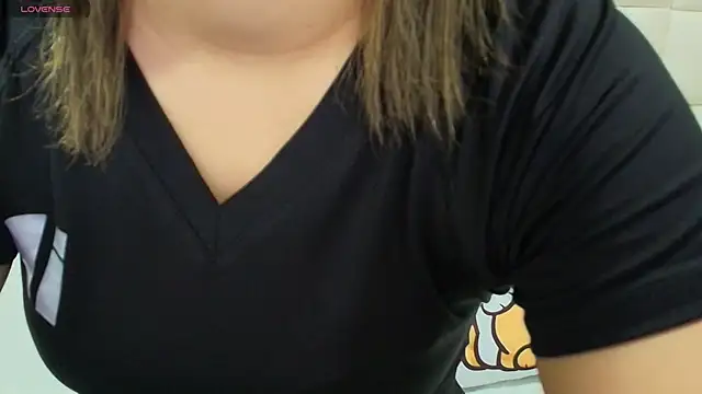 Snapshot of gisell_gomez chatting on September 30, 12:10 pm gisell gomez online show from September 30, 12:10 pm