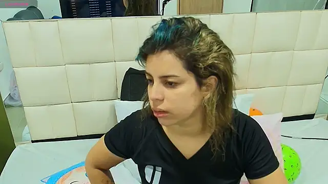 Snapshot of gisell_gomez chatting on October 27, 11:14 am gisell gomez online show from October 27, 11:14 am