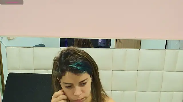 Snapshot of gisell_gomez chatting on November 11, 12:05 pm gisell gomez online show from November 11, 12:05 pm