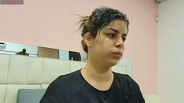 Snapshot of gisell_gomez chatting on November 18, 12:20 pm gisell gomez online show from November 18, 12:20 pm