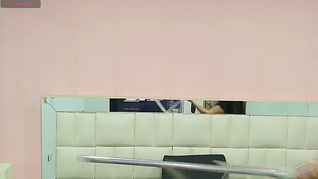 Snapshot of gisell_gomez chatting on November 21, 12:48 pm gisell gomez online show from November 21, 12:48 pm