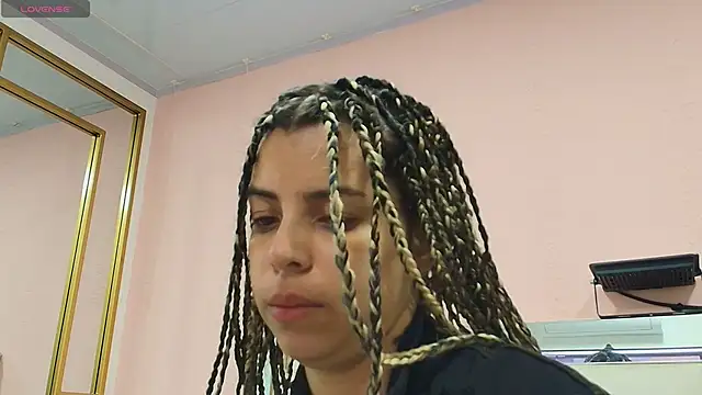 Snapshot of gisell_gomez chatting on November 28, 12:19 pm gisell gomez online show from November 28, 12:19 pm