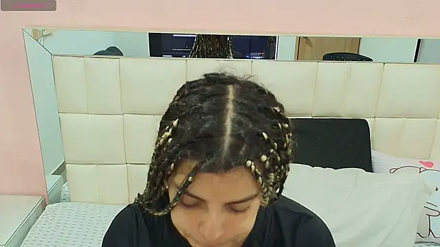 Snapshot of gisell_gomez chatting on December 5, 12:03 pm gisell gomez online show from December 5, 12:03 pm