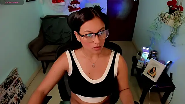 Cameroon-Diaz online show from December 22, 1:52 pm