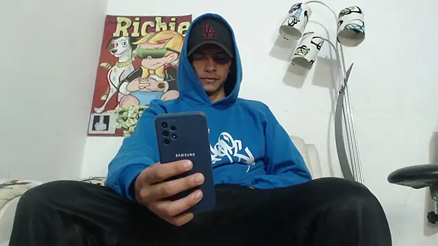 Thomasjons  online show from December 2, 1:33 am