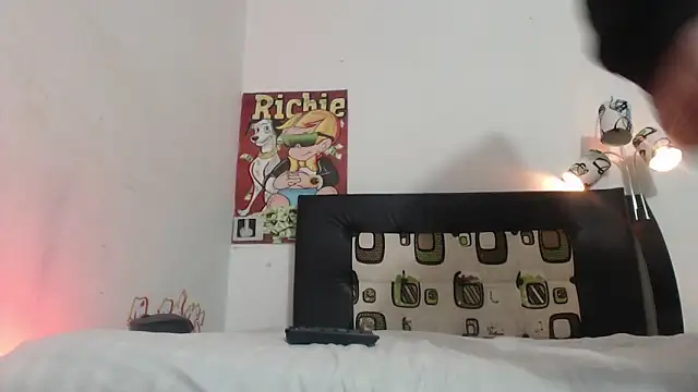 Snapshot of Thomasjons_ chatting on March 7, 4:20 am Thomasjons online show from March 7, 4:20 am