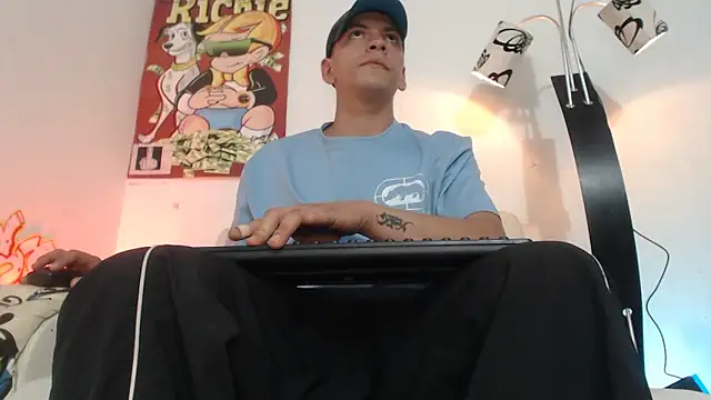 Snapshot of Thomasjons_ chatting on March 18, 2:15 am Thomasjons online show from March 18, 2:15 am