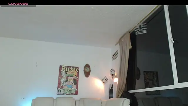 Snapshot of Thomasjons_ chatting on April 28, 10:09 am Thomasjons online show from April 28, 10:09 am
