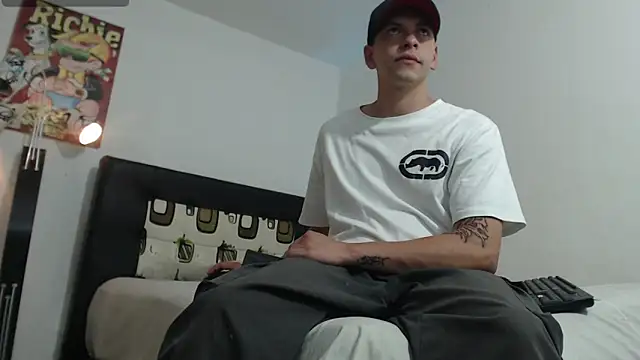 Snapshot of Thomasjons_ chatting on May 31, 4:53 am Thomasjons online show from May 31, 4:53 am