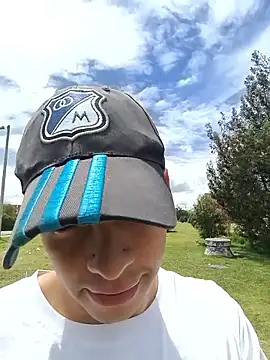 Snapshot of Thomasjons_ chatting on June 6, 4:33 pm Thomasjons online show from June 6, 4:33 pm