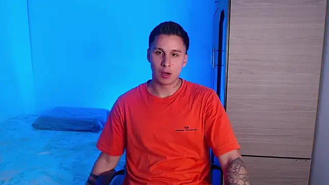 valentinosex1 online show from September 23, 12:13 am